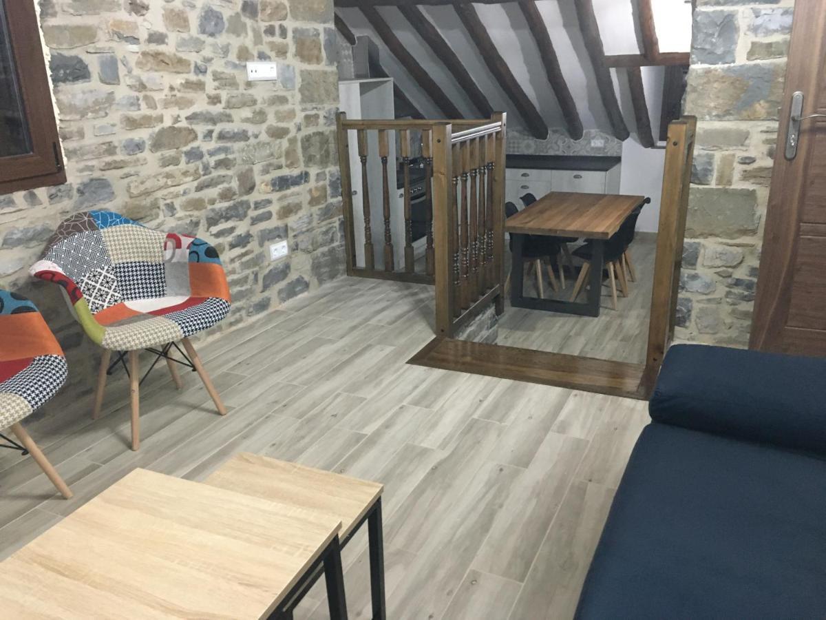 Apartamentos Bajo Pena Apartamentos Sanlorien El Pueyo de Araguás Zewnętrze zdjęcie