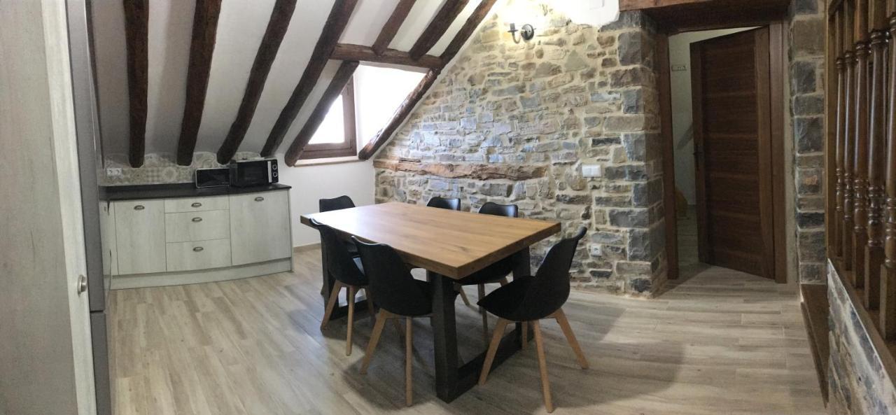 Apartamentos Bajo Pena Apartamentos Sanlorien El Pueyo de Araguás Zewnętrze zdjęcie