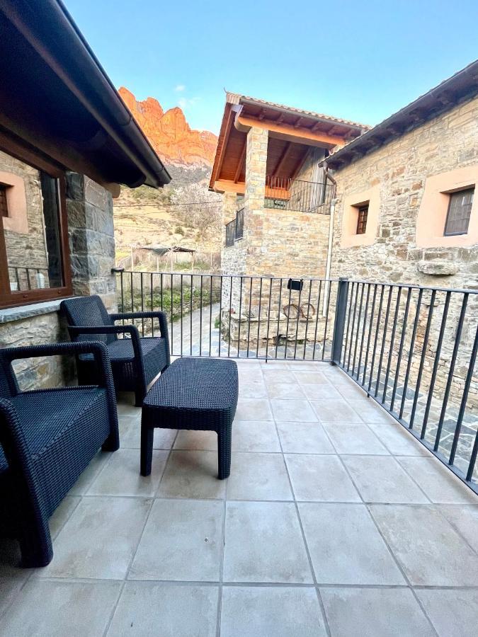 Apartamentos Bajo Pena Apartamentos Sanlorien El Pueyo de Araguás Zewnętrze zdjęcie